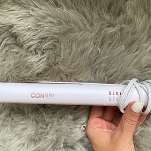 never used CONAIR straightener